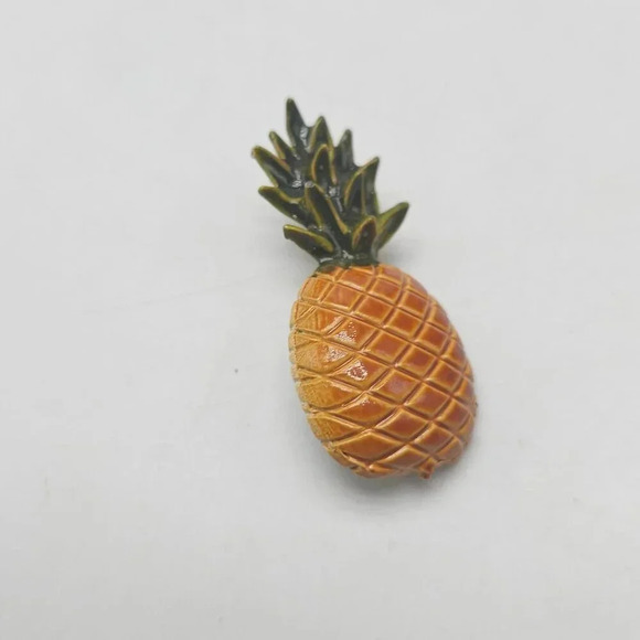 Vintage Pineapple Pin Brooch For Women Enamel Finish Fruit Jewelry - Picture 2 of 5